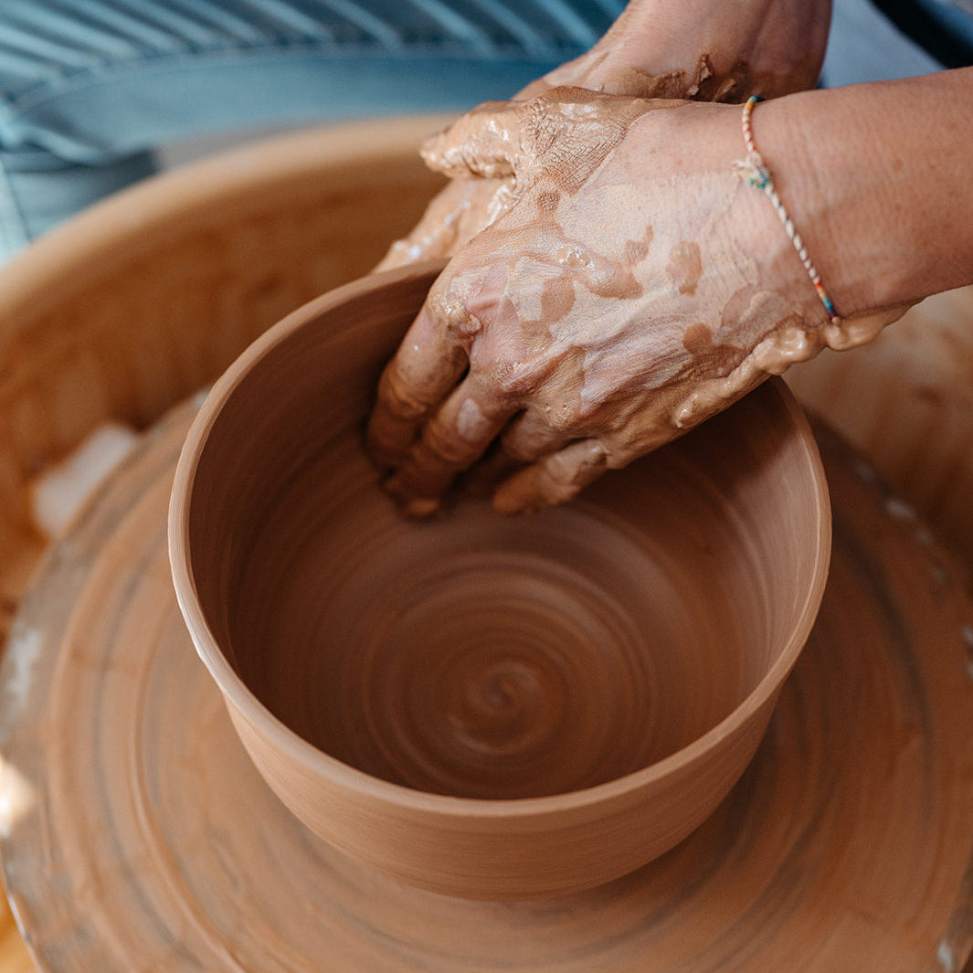 Taller "Crea tu cuenco o maceta al Torno"