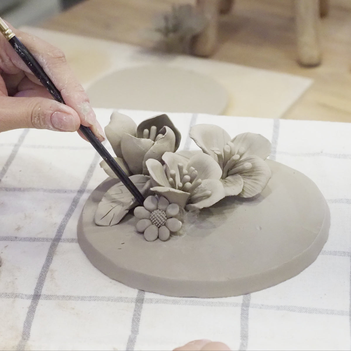 Aprende a Modelar flores en cerámica