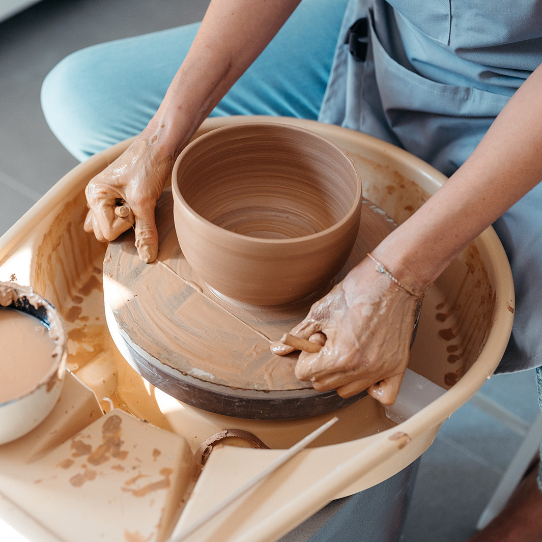 Taller  "Crea tu cuenco o maceta al Torno"