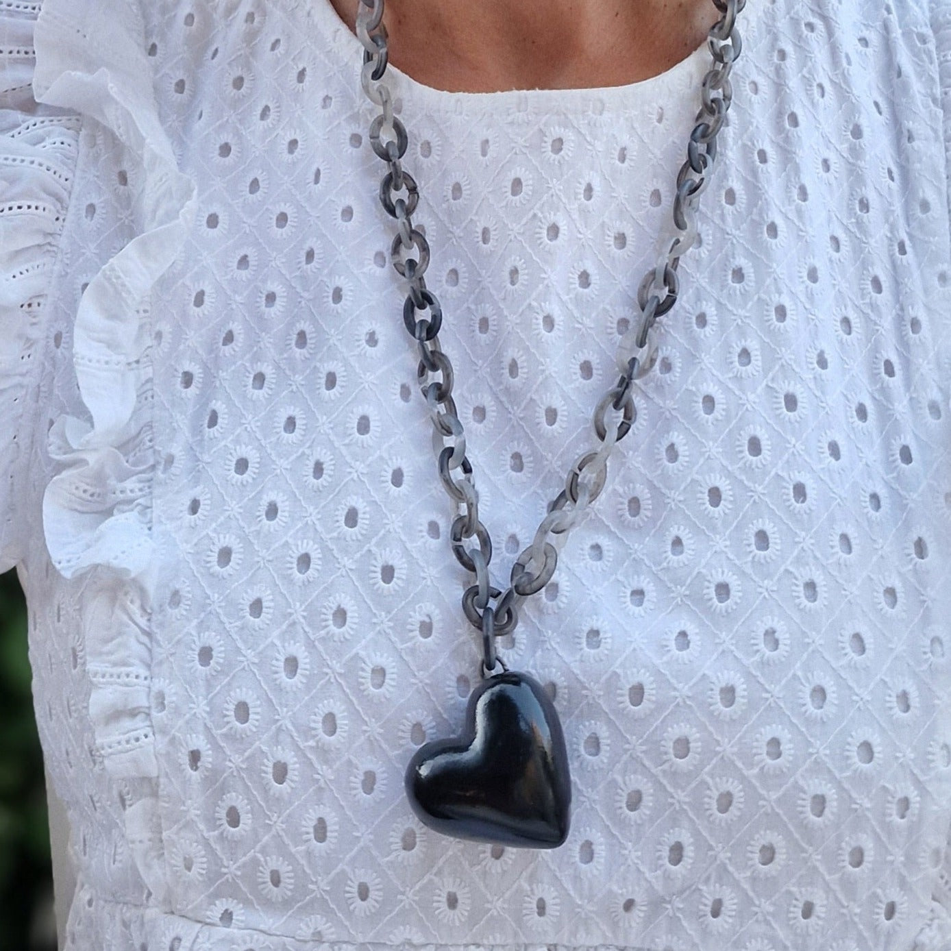 Collar Corazón negro